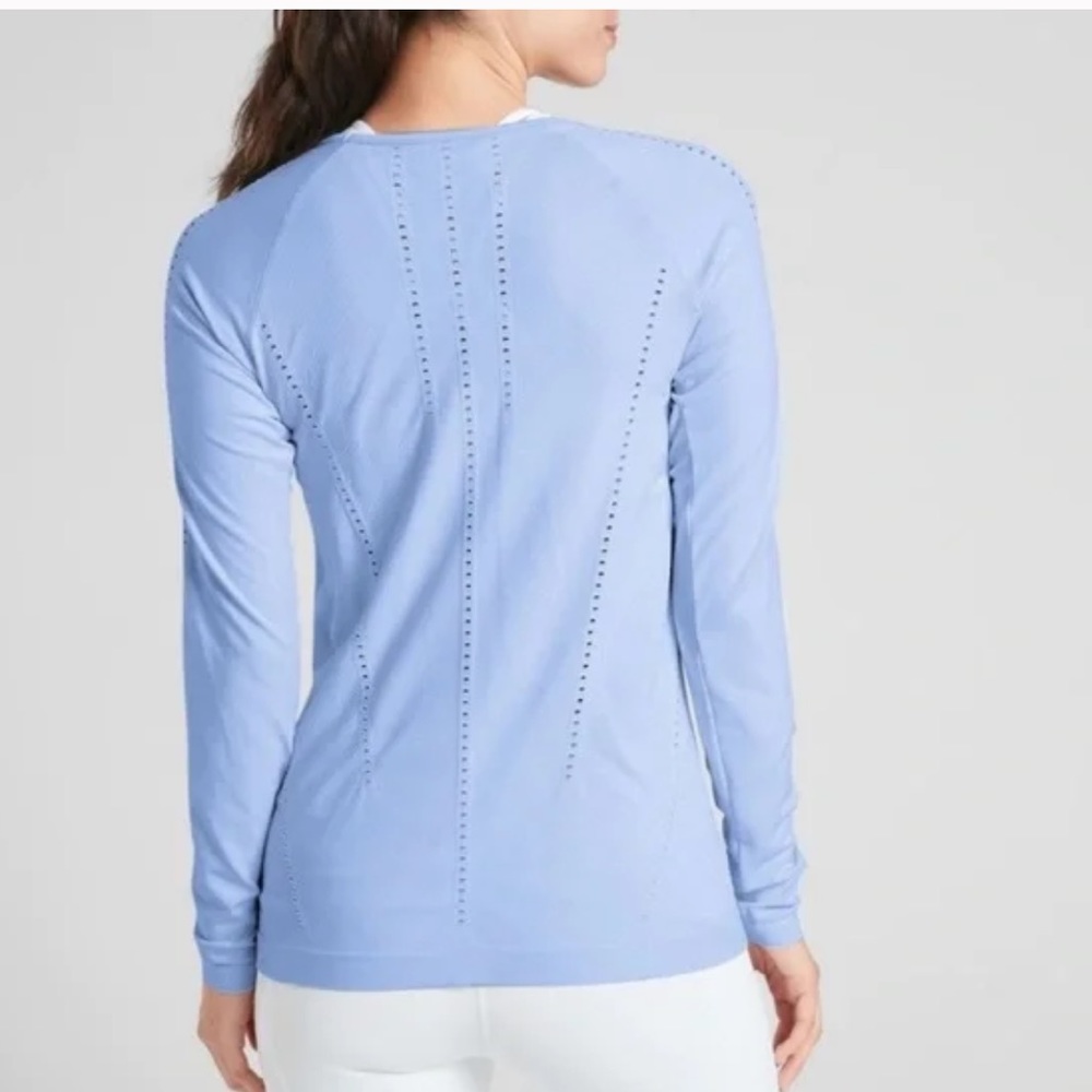 Athleta Periwinkle Foothill Long Sleeve Athletic Lightweight Activewear Shirt - Picture 1 of 6
